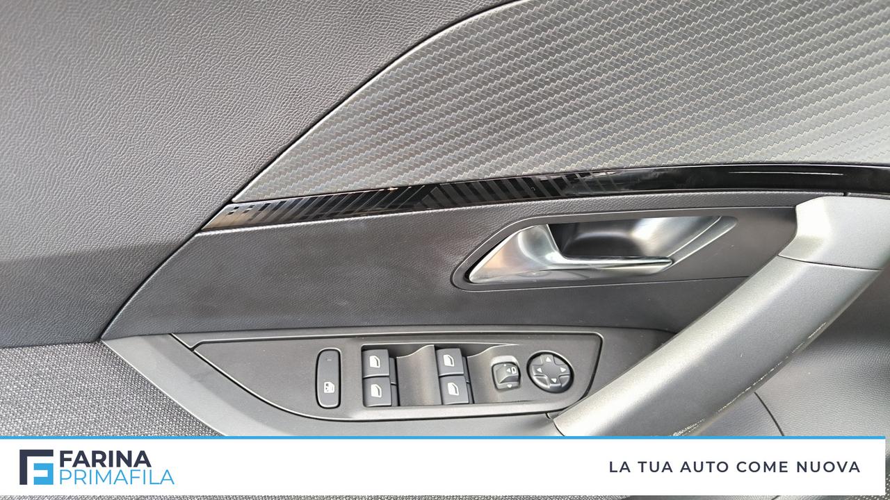 PEUGEOT 2008 Style Hybrid 136 e-DCS6