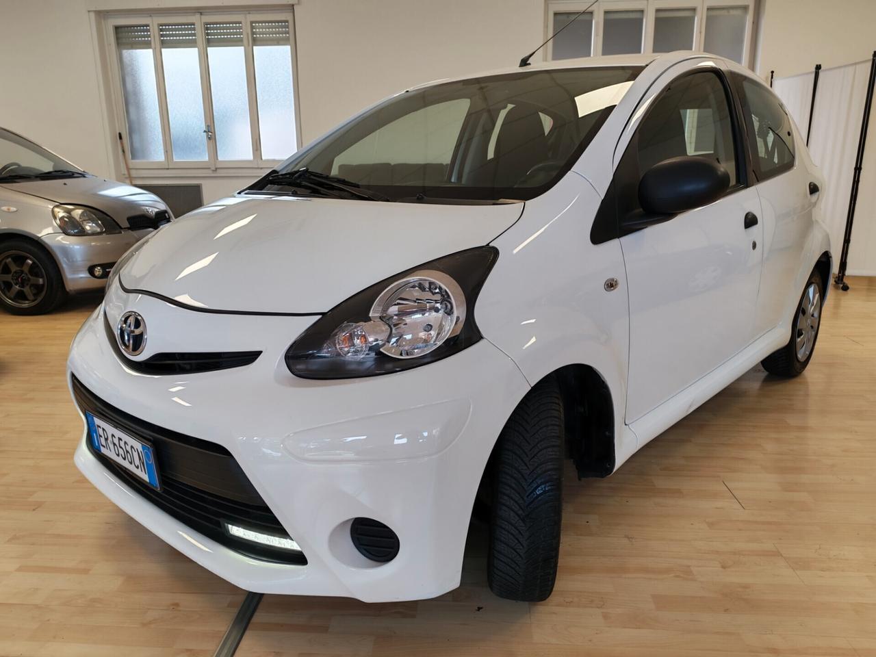 Toyota Aygo - FRIZIONE + TAGLIANDO NUOVI !!!