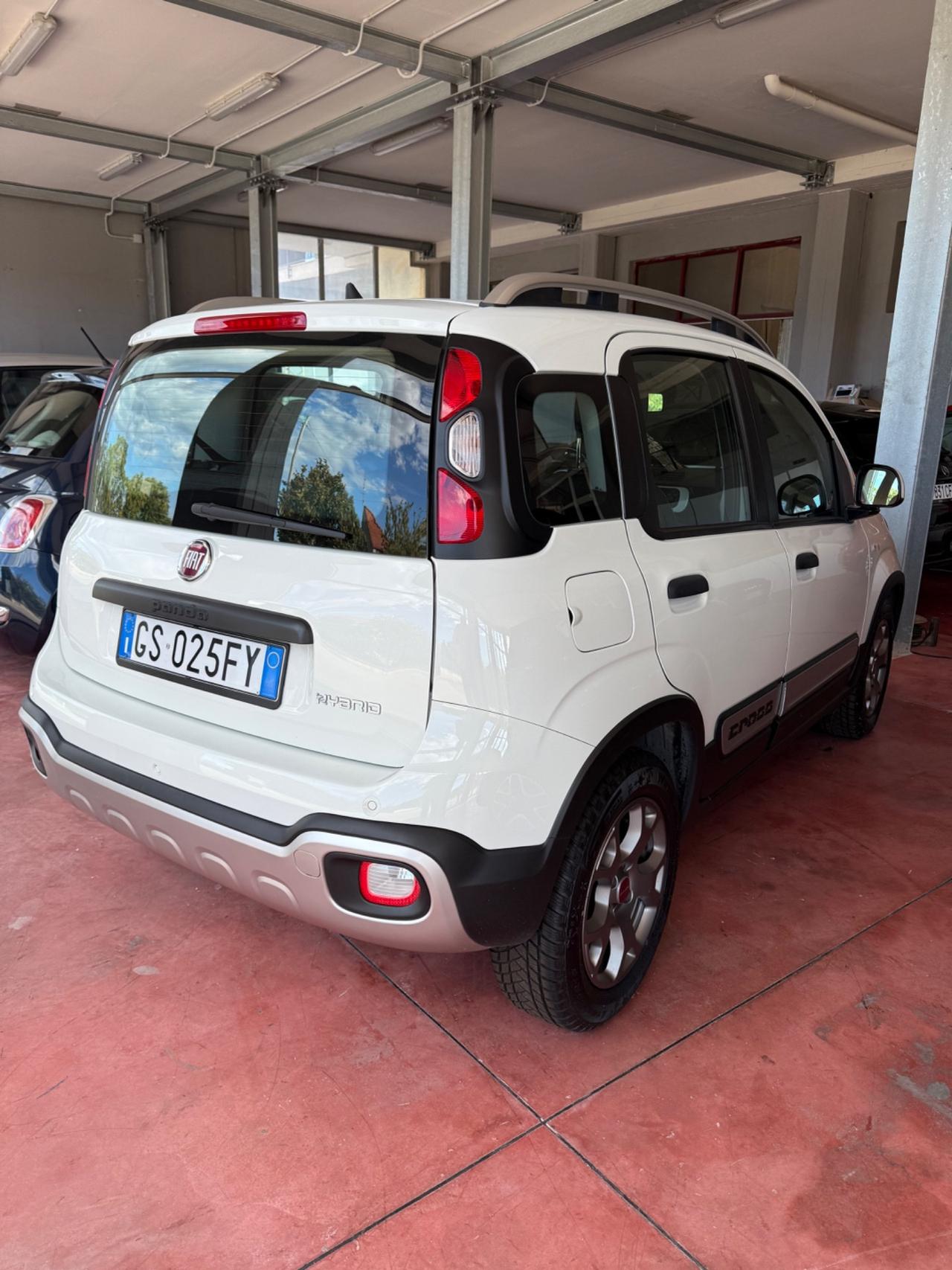 Solo da QUALITYCARS PESCARA Fiat Panda 1.0 FireFly S&S Hybrid City Cross