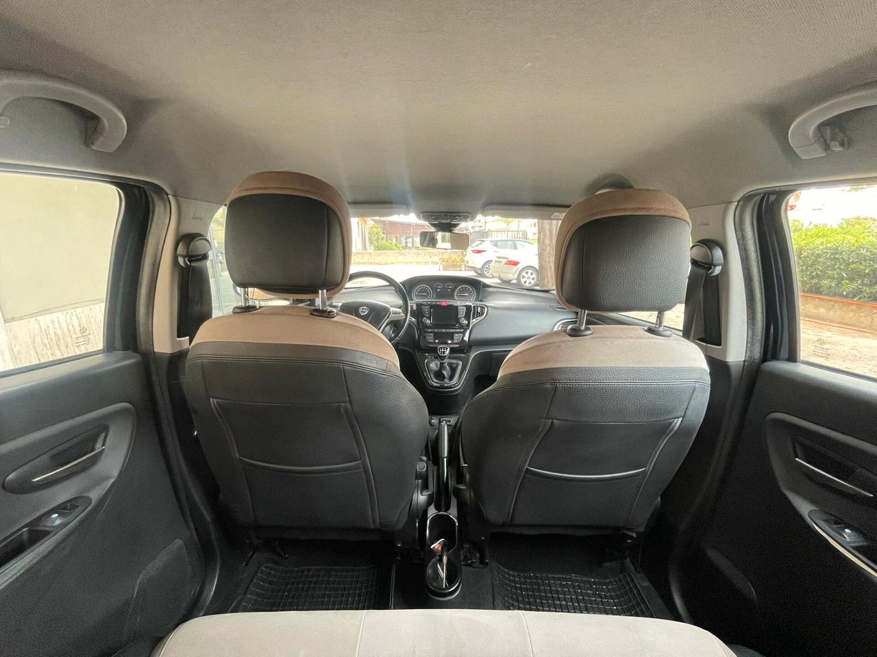 Lancia Ypsilon 1.2 69 CV 5 porte Platinum