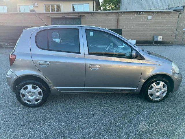 TOYOTA Yaris 1.0i 16V cat 5 porte Sol