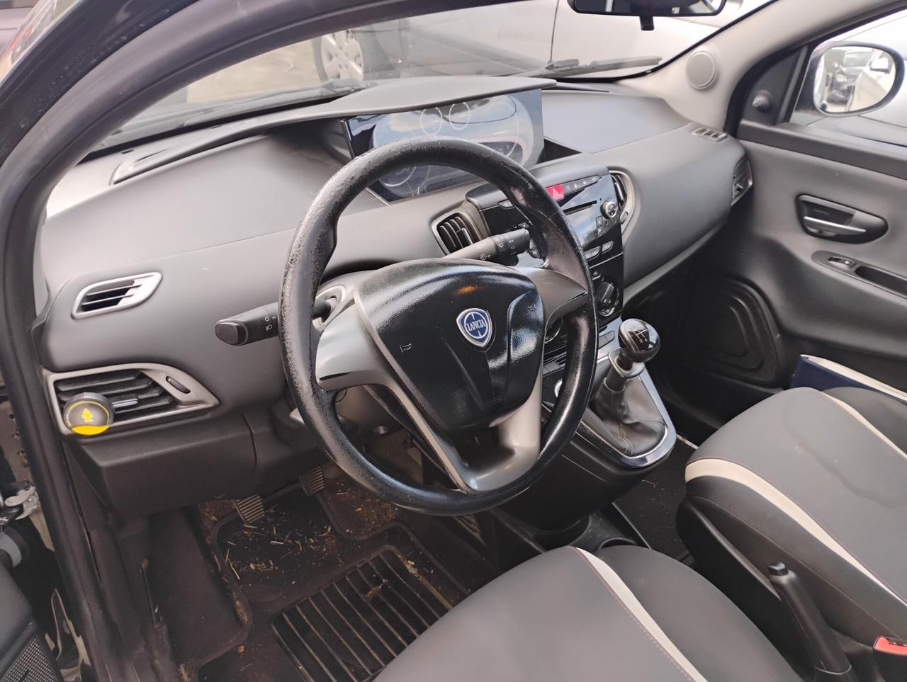 Lancia Ypsilon 1.2 69 CV 5 porte GPL Ecochic Gold