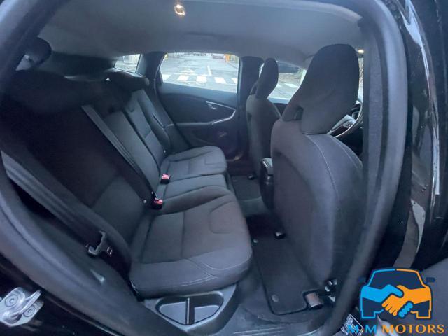 VOLVO V40 Kinetic con 12 mesi garanzia