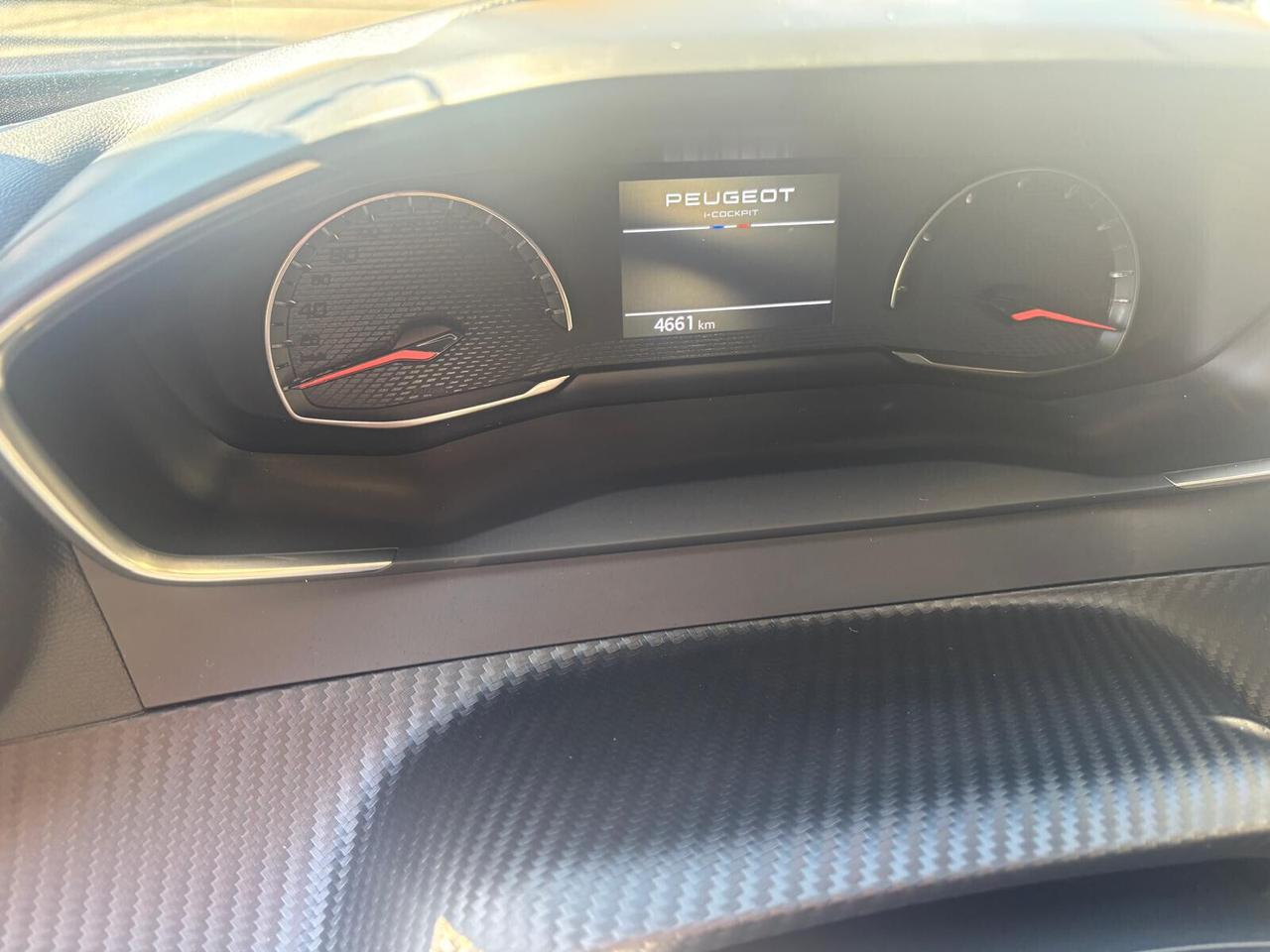 Peugeot 2008 benzina 6 marce Style
