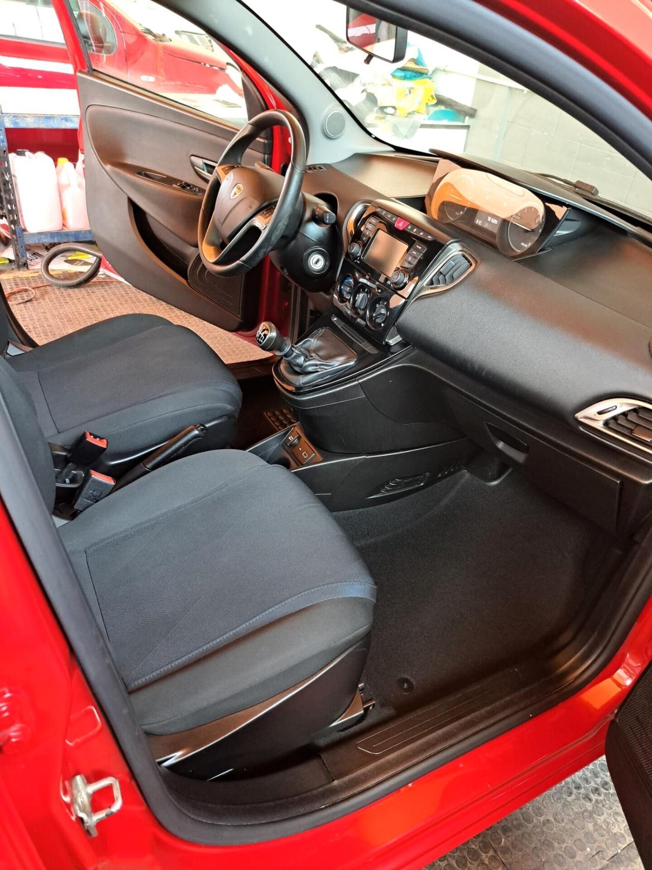 LANCIA YPSILON 1.0 FIRE FLY 5 PORTE S&S HYBRID ECOCHIC GOLD