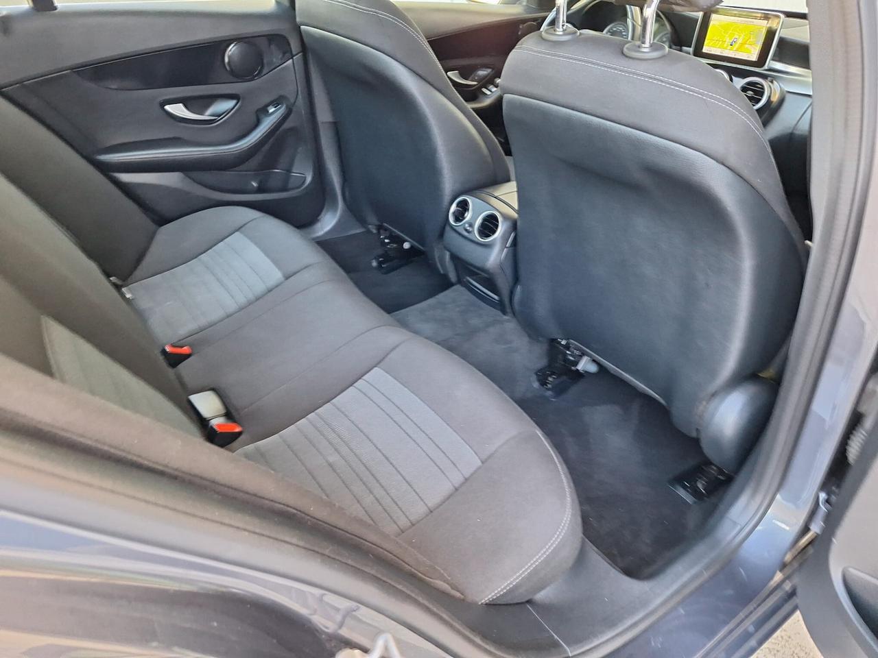 Mercedes Benz C 200 136cv. Automatica