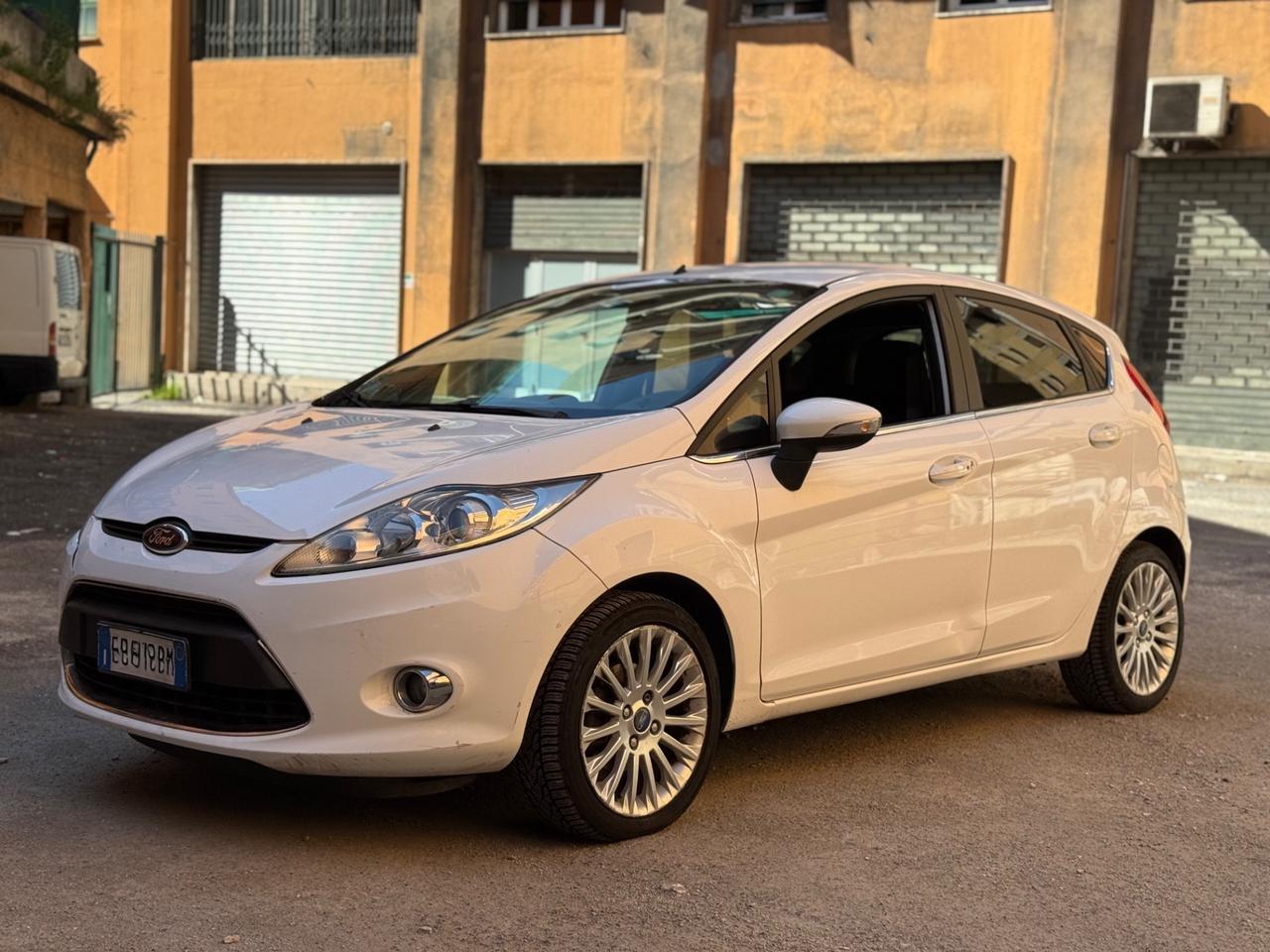 FORD FIESTA 1.2 BENZINA 5.P TITANIUM GARANZIA 12 MESI