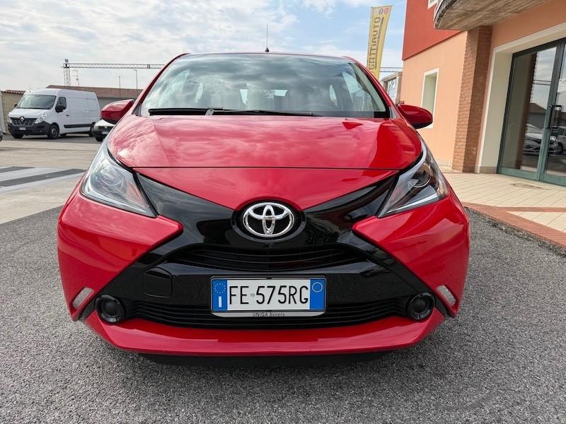 Toyota Aygo 1.0 VVT-i 69 CV 5 porte 9900 KM