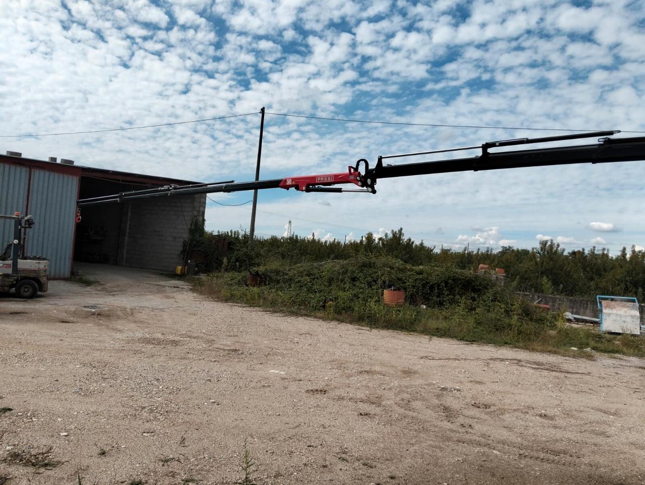 Motrice DAF con Gru #GM