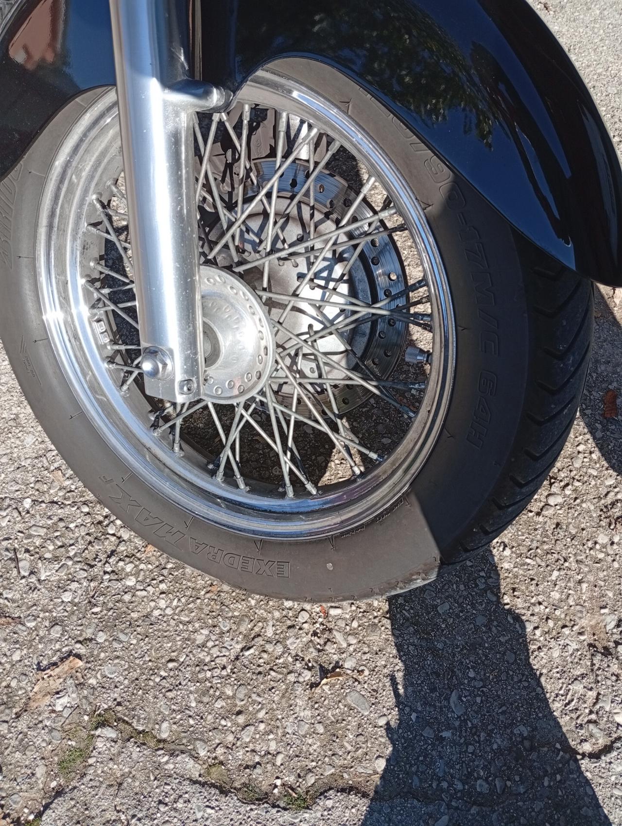 Honda VT 750 Shadow pronta a viaggiare