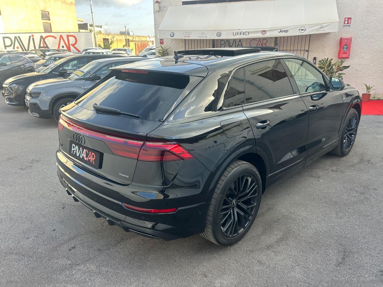 AUDI Q8 50 TDI 286 CV qu.tiptr. S line BLACK EDITION KM/0