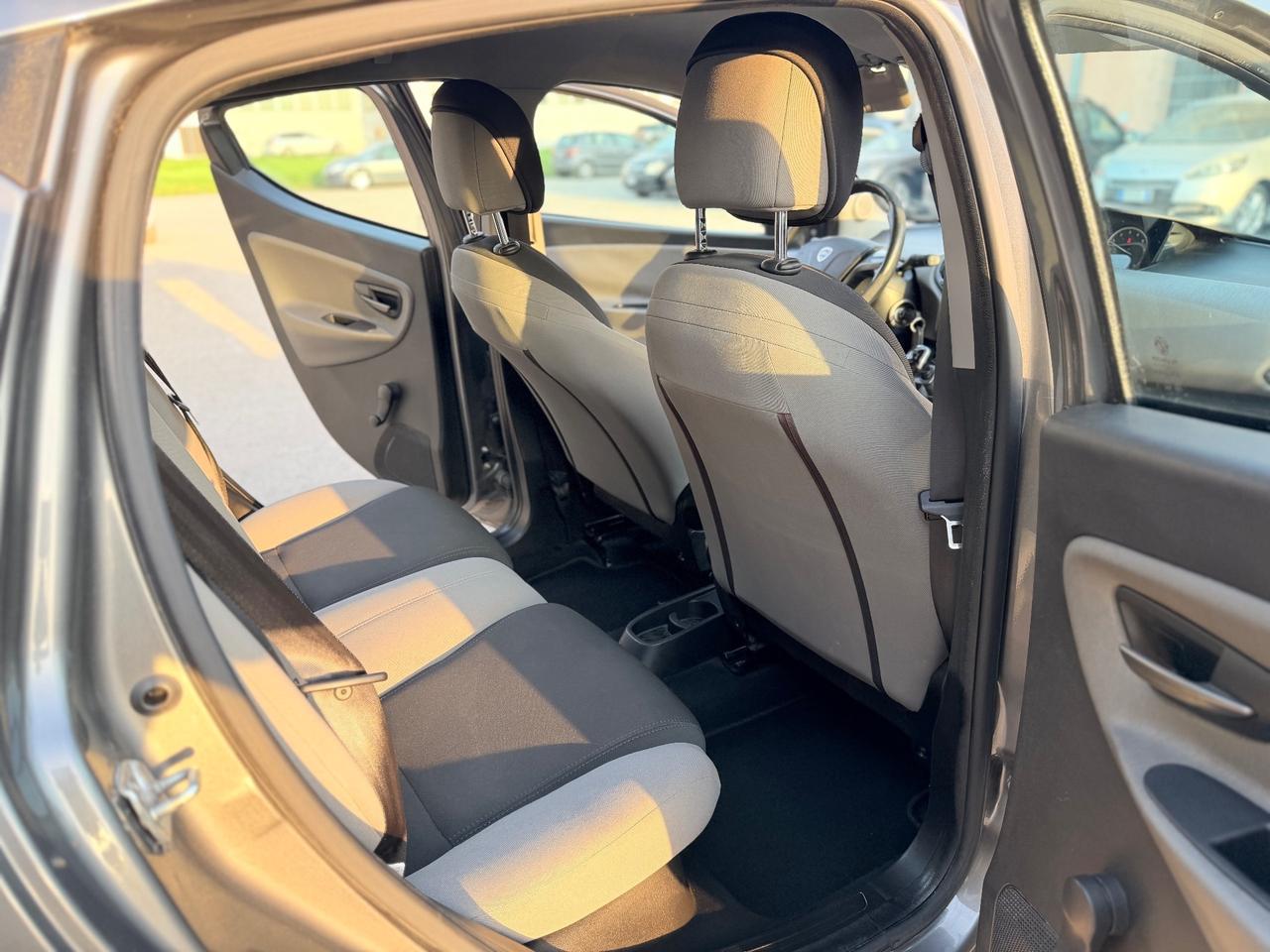 Lancia Ypsilon 0.9 TwinAir 85 CV 5 porte Metano Ecochic Gold