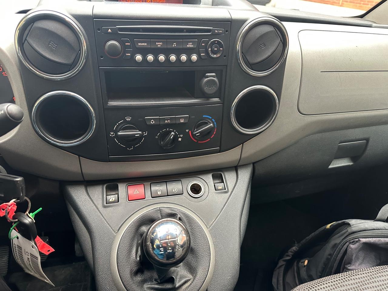 Peugeot Partner 7 posti 1.6 gpl della casa euro 5