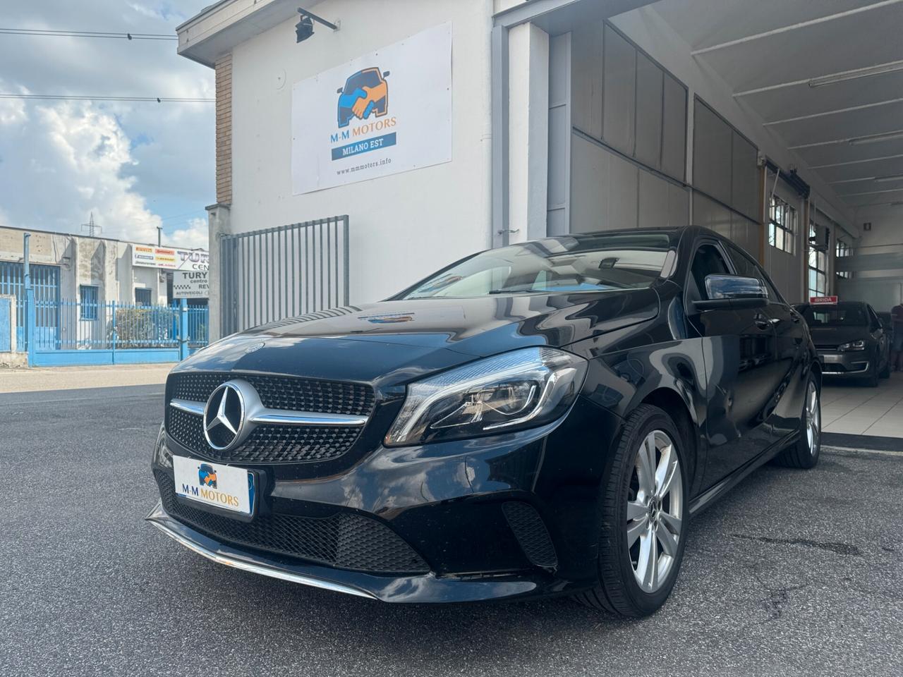 MERCEDES-BENZ A 180 d Automatic Business