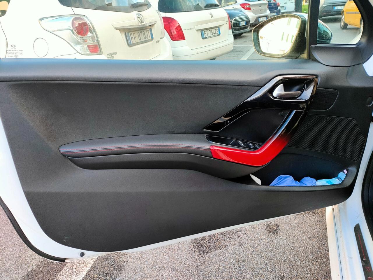 Peugeot 208 1.6 THP 200 CV 3 porte GTi