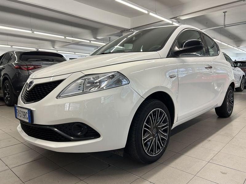 Lancia Ypsilon 1.2 69 CV 5 porte S&S Gold