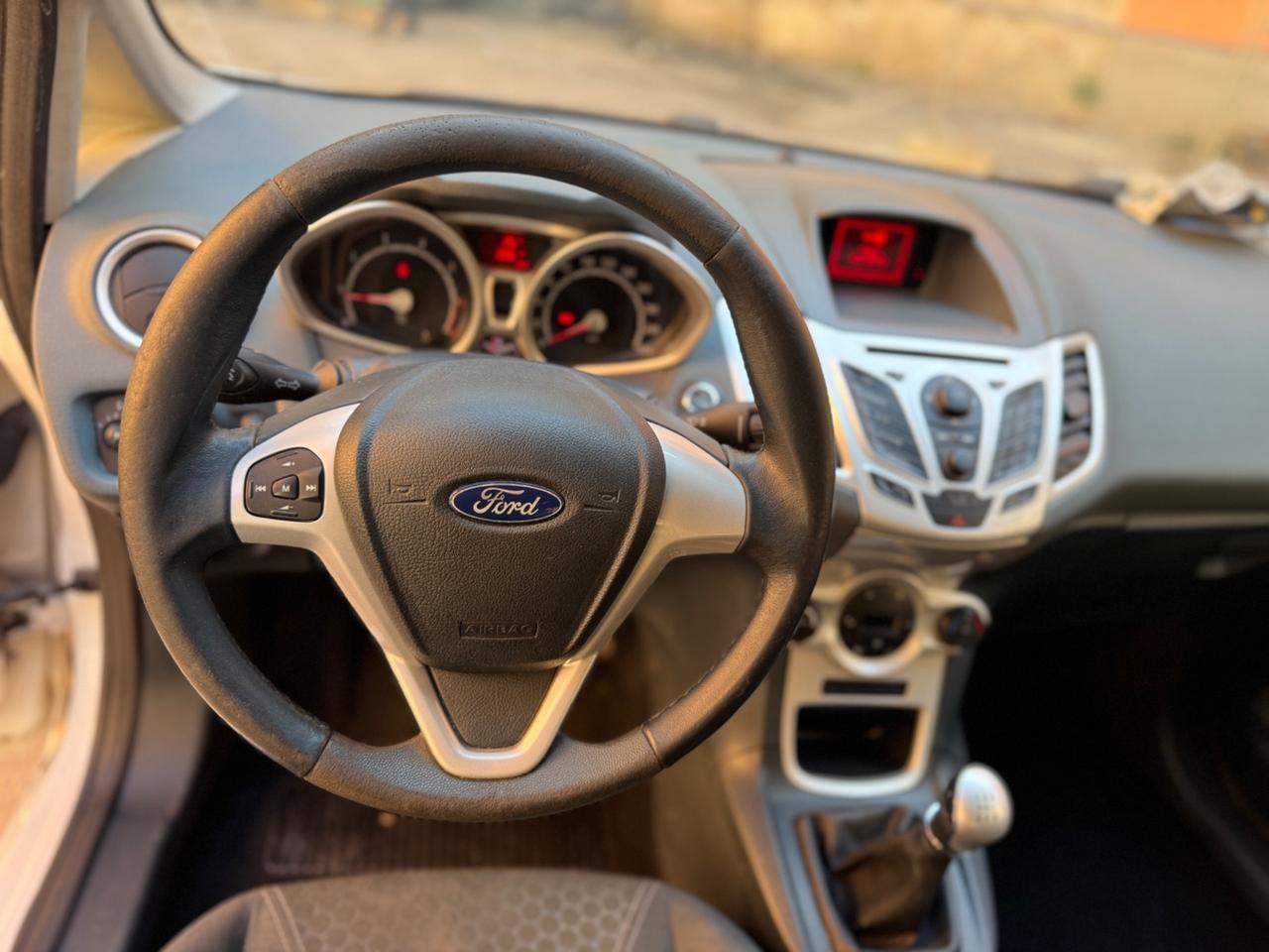 FORD FIESTA 1.2 BENZINA 5.P TITANIUM GARANZIA 12 MESI