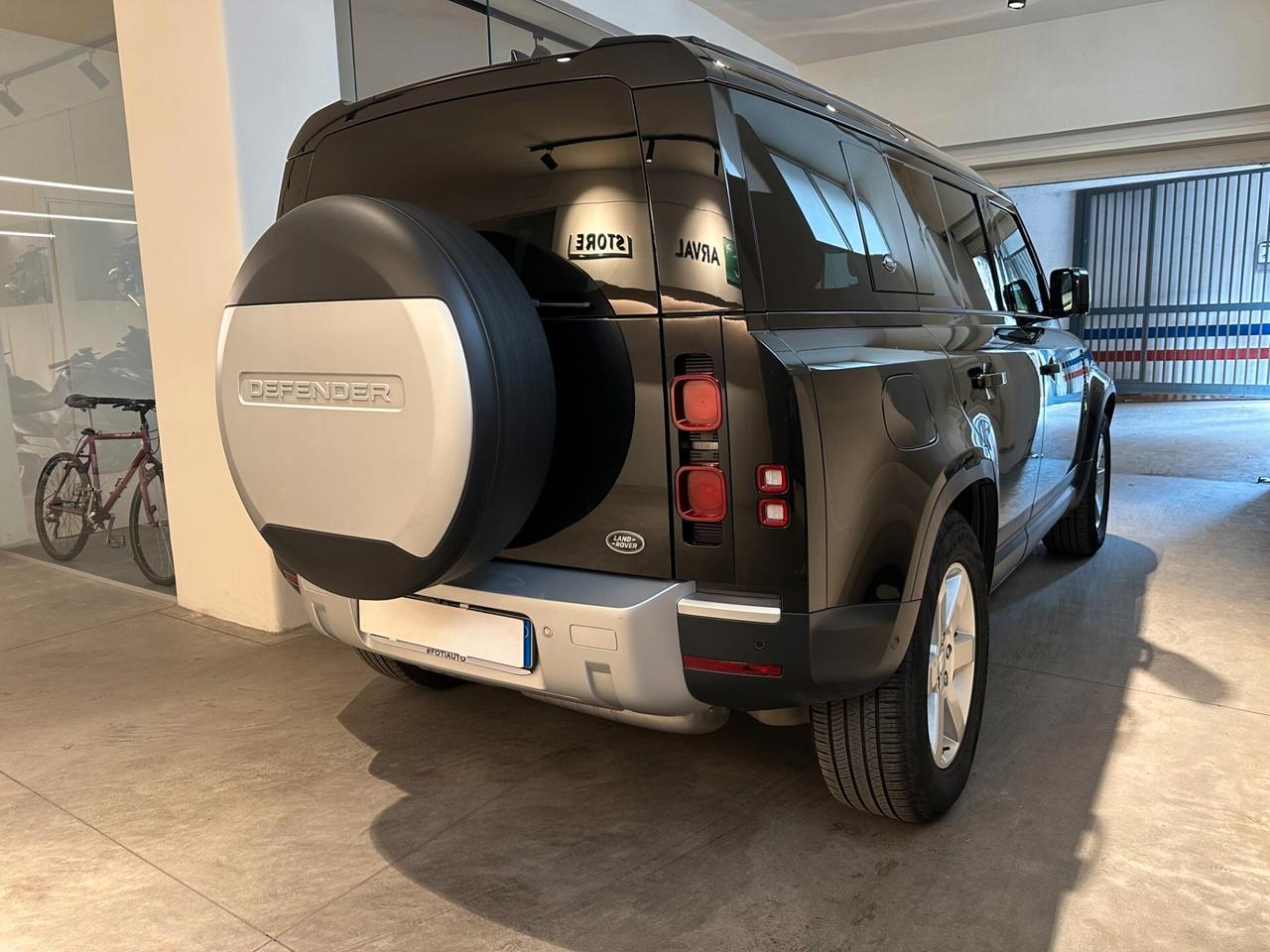 Land Rover Defender 110 3.0D I6 200 CV AWD Auto SE