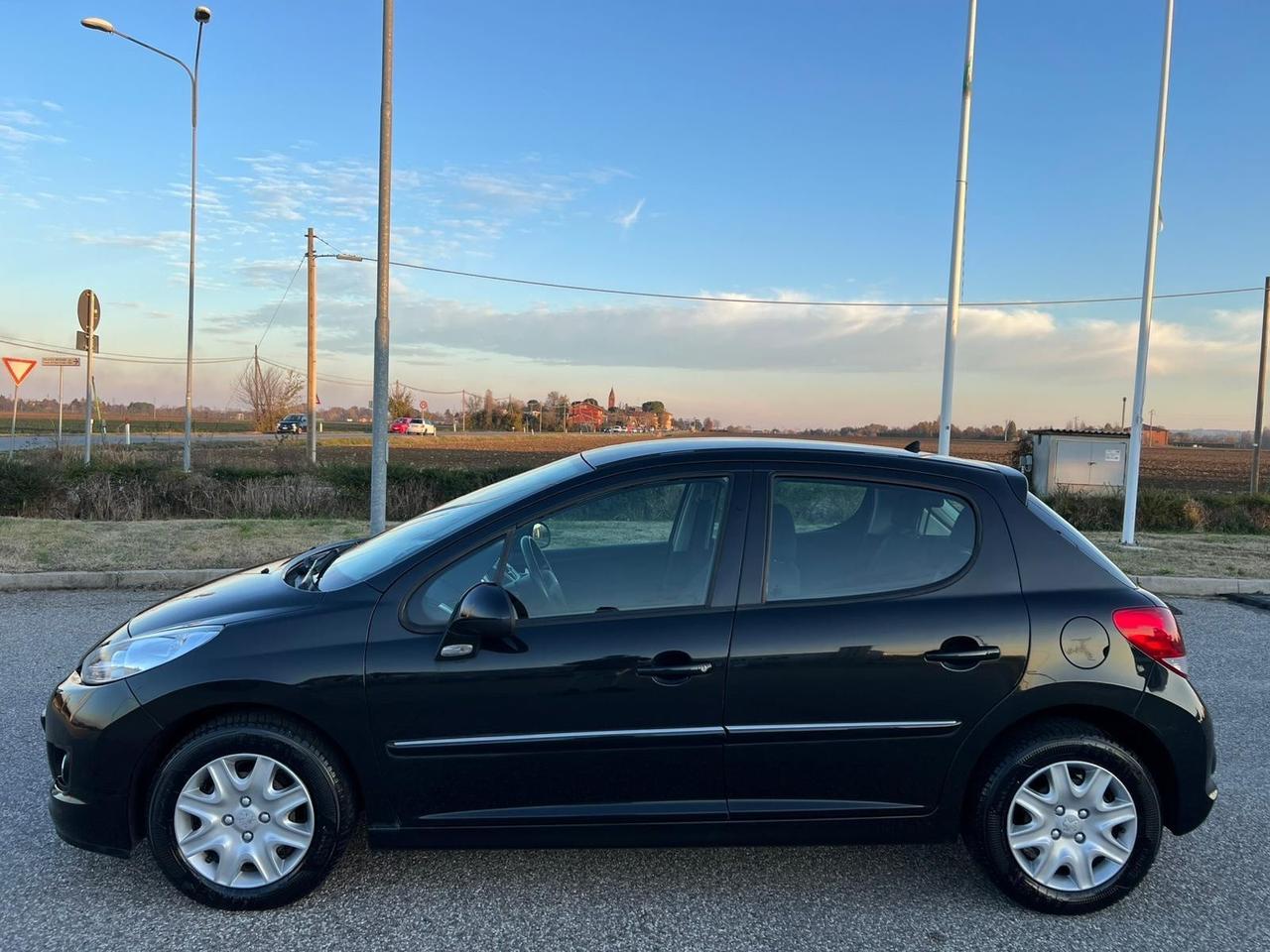 Peugeot 207 1.4 HDi 70CV FAP 5p. Mix