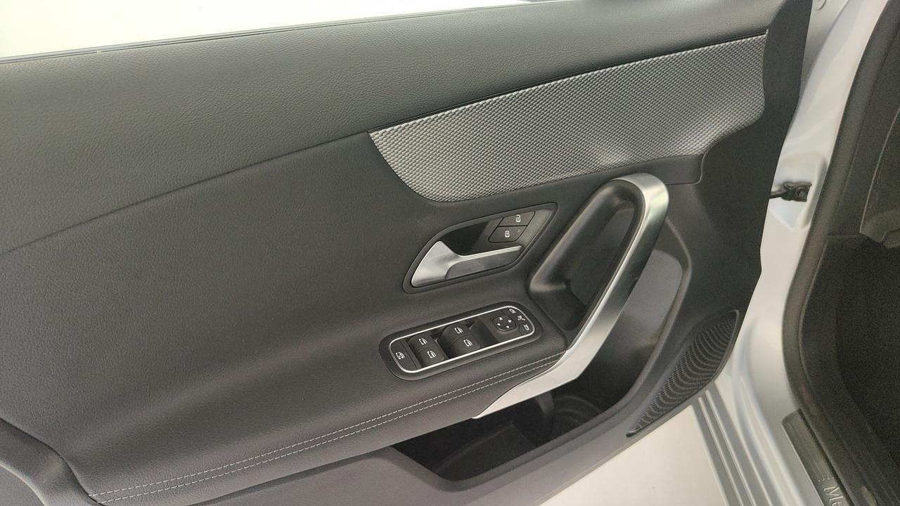 Mercedes-Benz A 180 d Sport auto