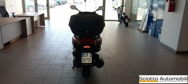 KYMCO Downtown 300i .