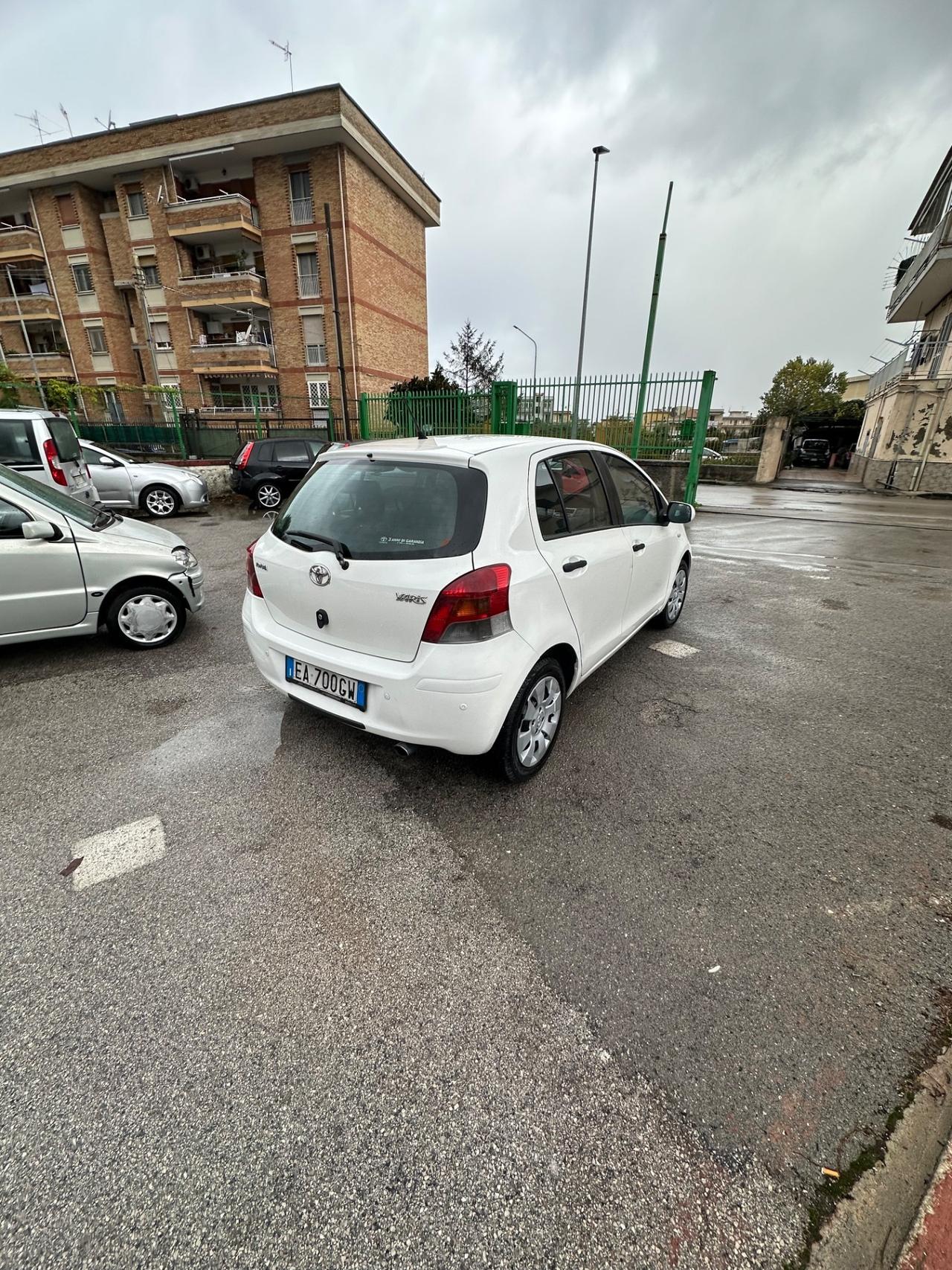 Toyota Yaris 1.0 5 porte Sol