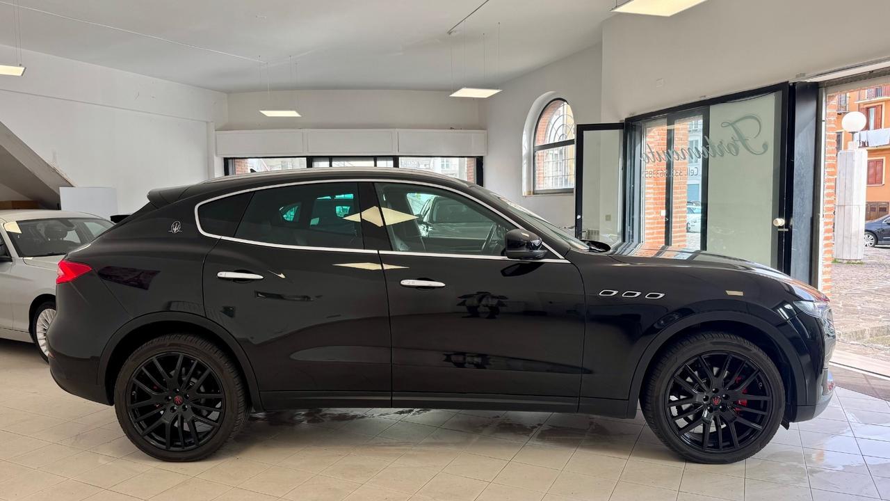 Maserati Levante V6 Diesel 275 CV AWD