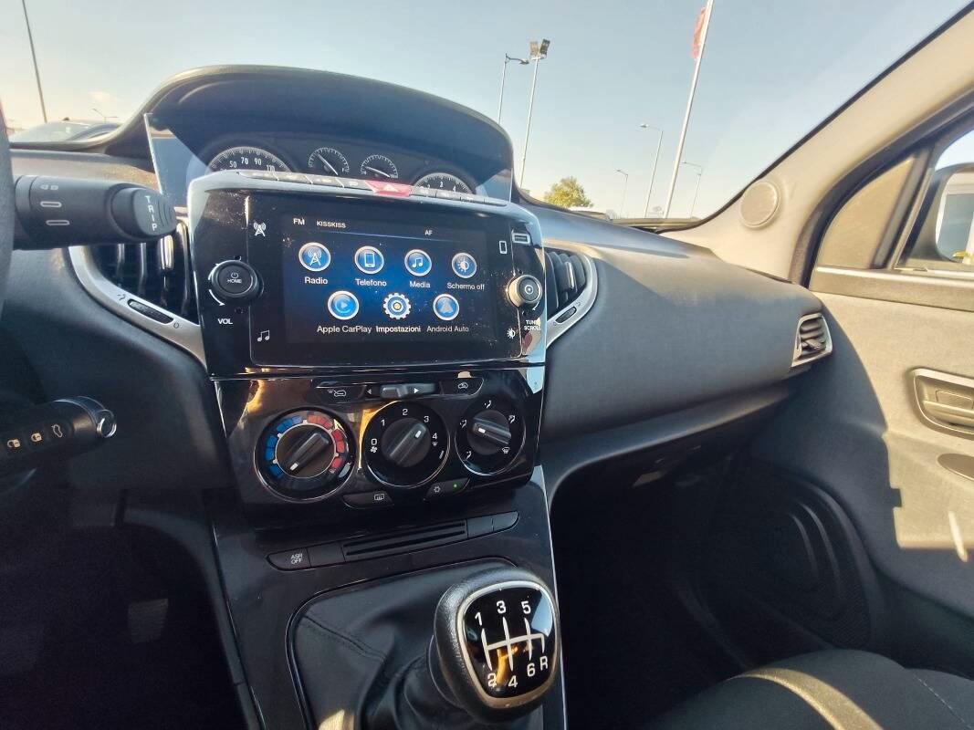Lancia Ypsilon III 1.0 firefly hybrid Gold s&s 70cv