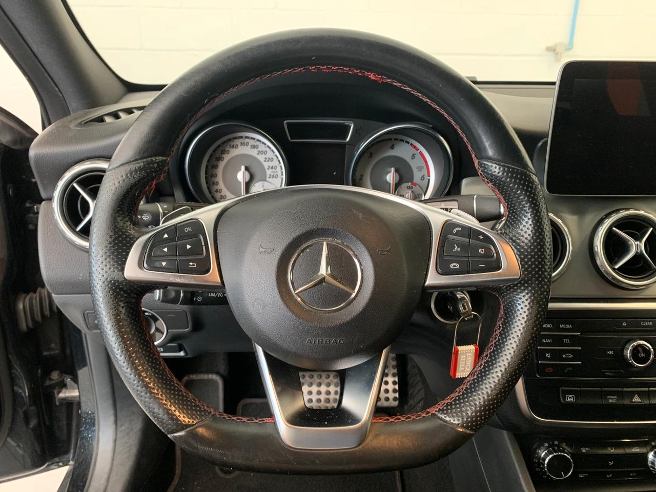 Mercedes-benz GLA 220 d Automatic 4Matic Premium AMG Line