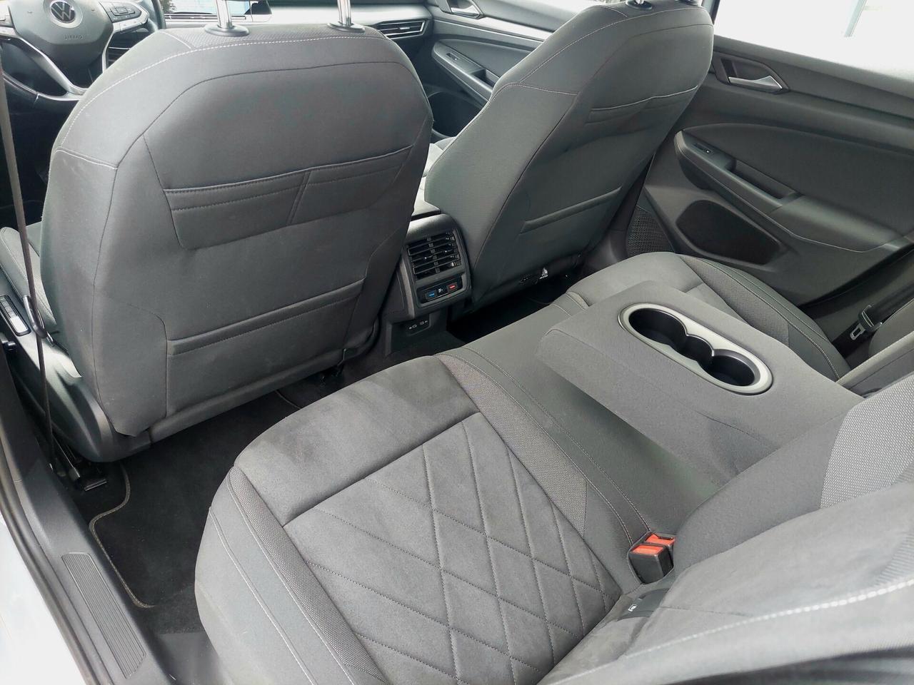 VOLKSWAGEN Golf 1.5 TGI DSG Style - 2020