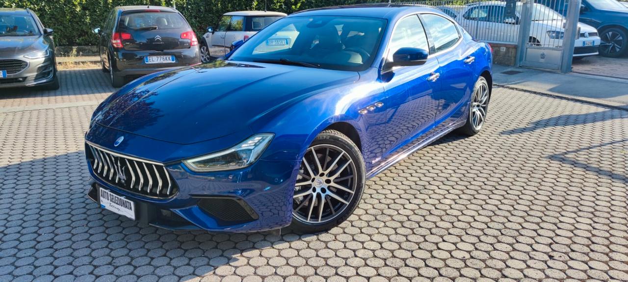 Maserati Ghibli V6 430 CV Q4 Nerissimo Edition