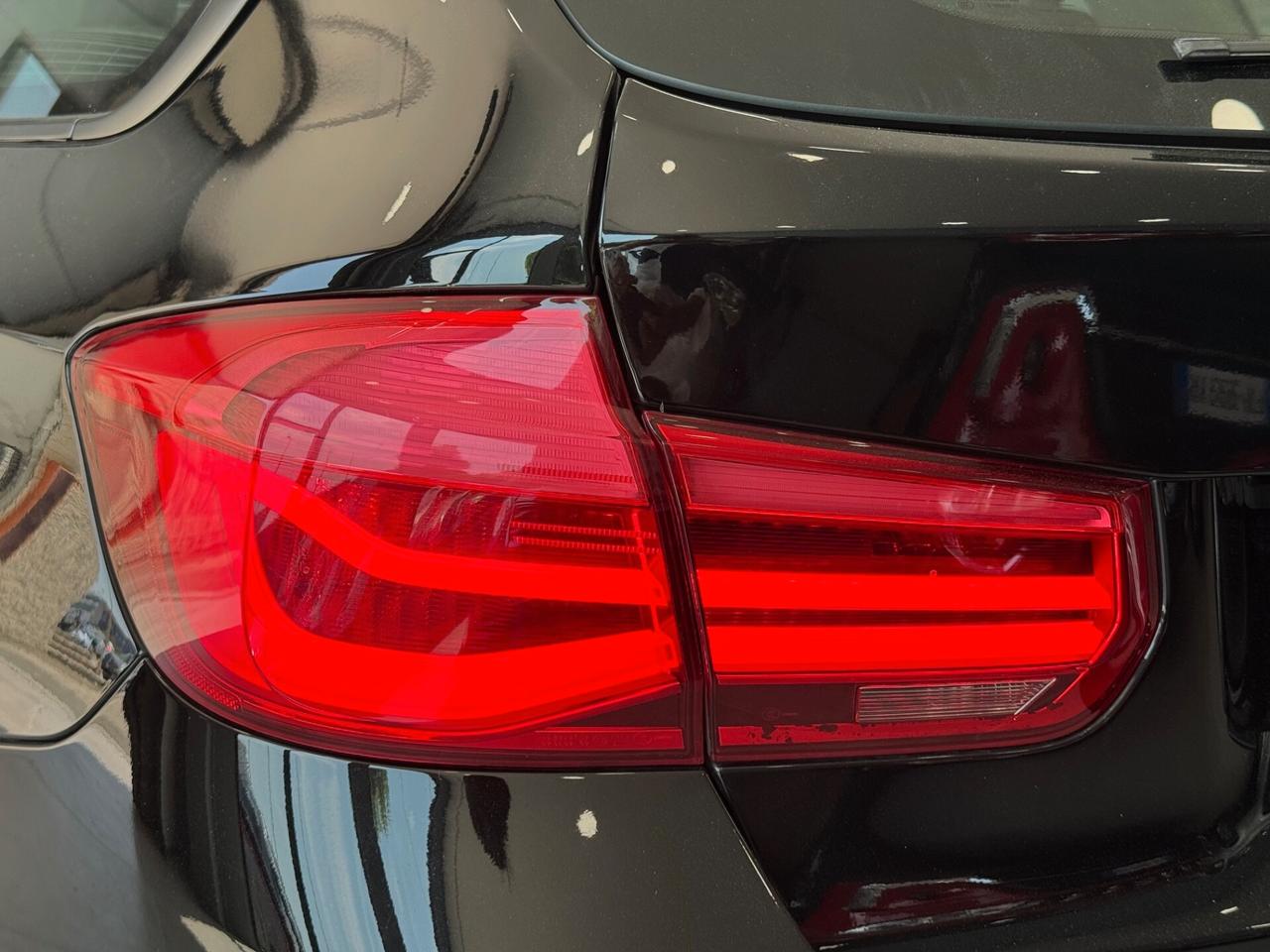 Bmw 318 318d xDrive Touring Luxury