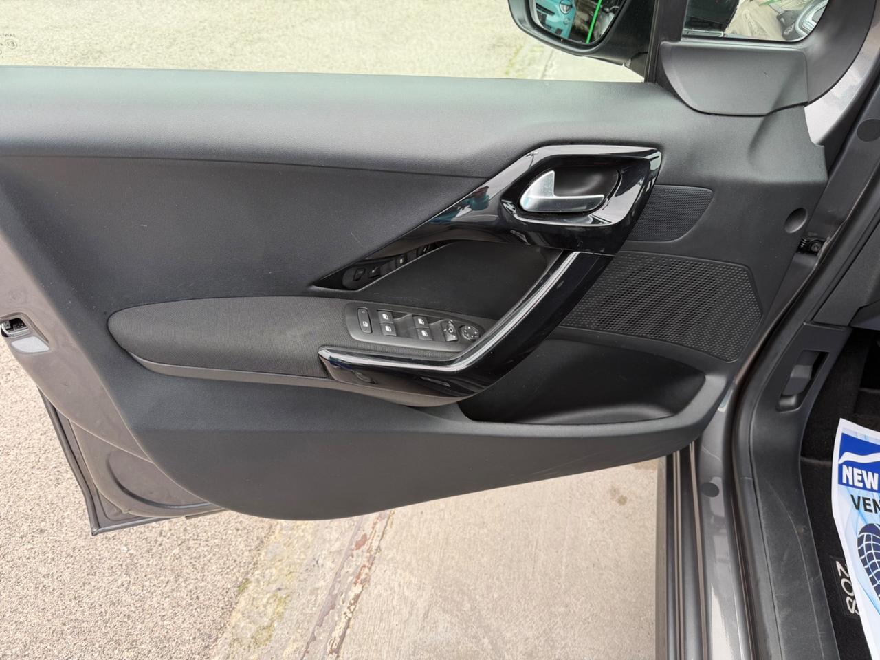 Peugeot 208 PureTech Turbo 110 EAT6 S&S 5 porte Allure