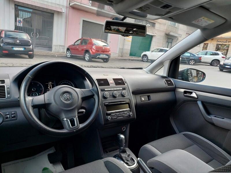 Volkswagen Touran Business 1.6 TDI DSG Comfortline