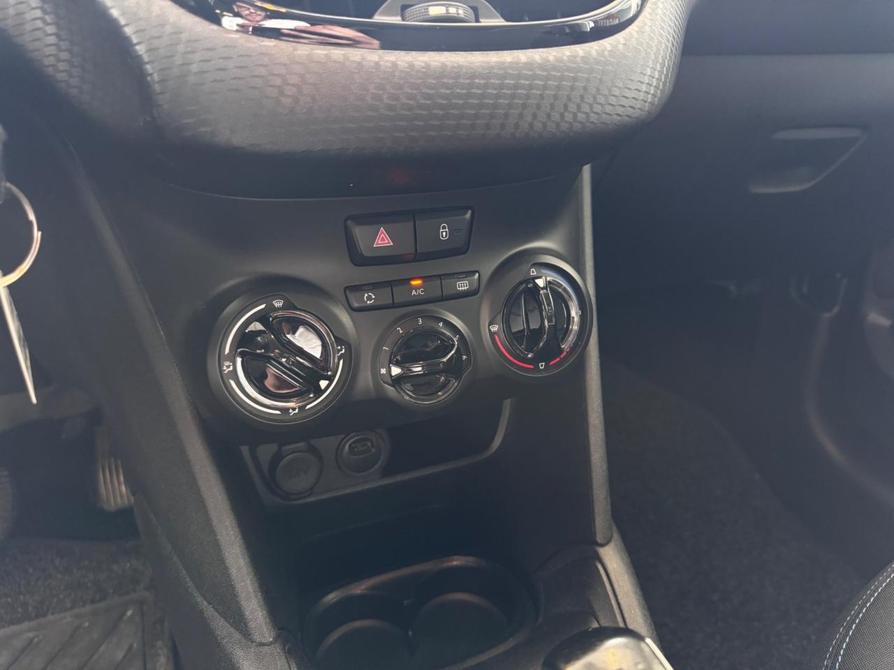 Peugeot 208 BlueHDi 100 S&S 5 porte Signature
