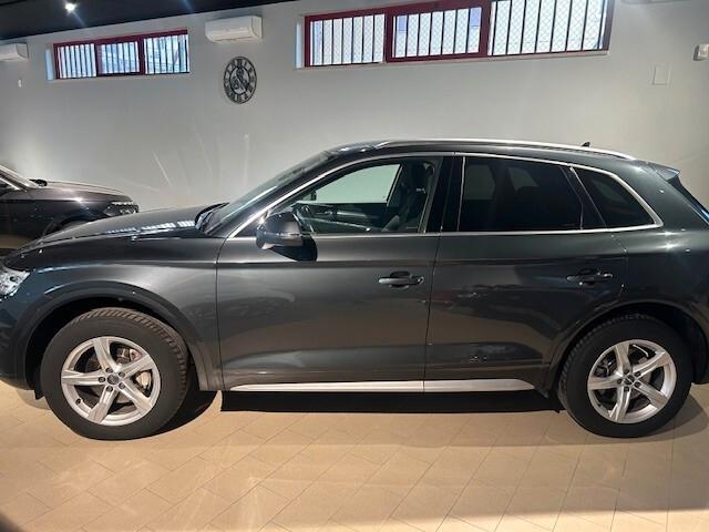 Audi Q5 2.0 TDI quattro S tronic Business Sport