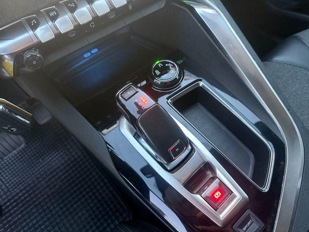 PEUGEOT - 3008 - BlueHDi 120 EAT6 S&S Allure