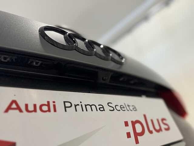 Audi Q3 40 TDI quattro S tronic Identity Black
