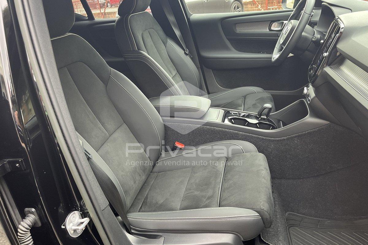 VOLVO XC40 B3 automatico Plus Dark