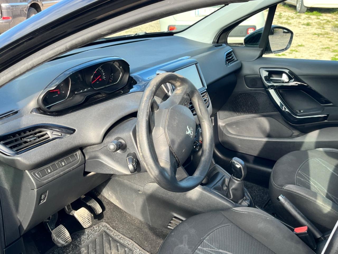 Peugeot 208 1.4 HDi 68 CV 5 porte Allure