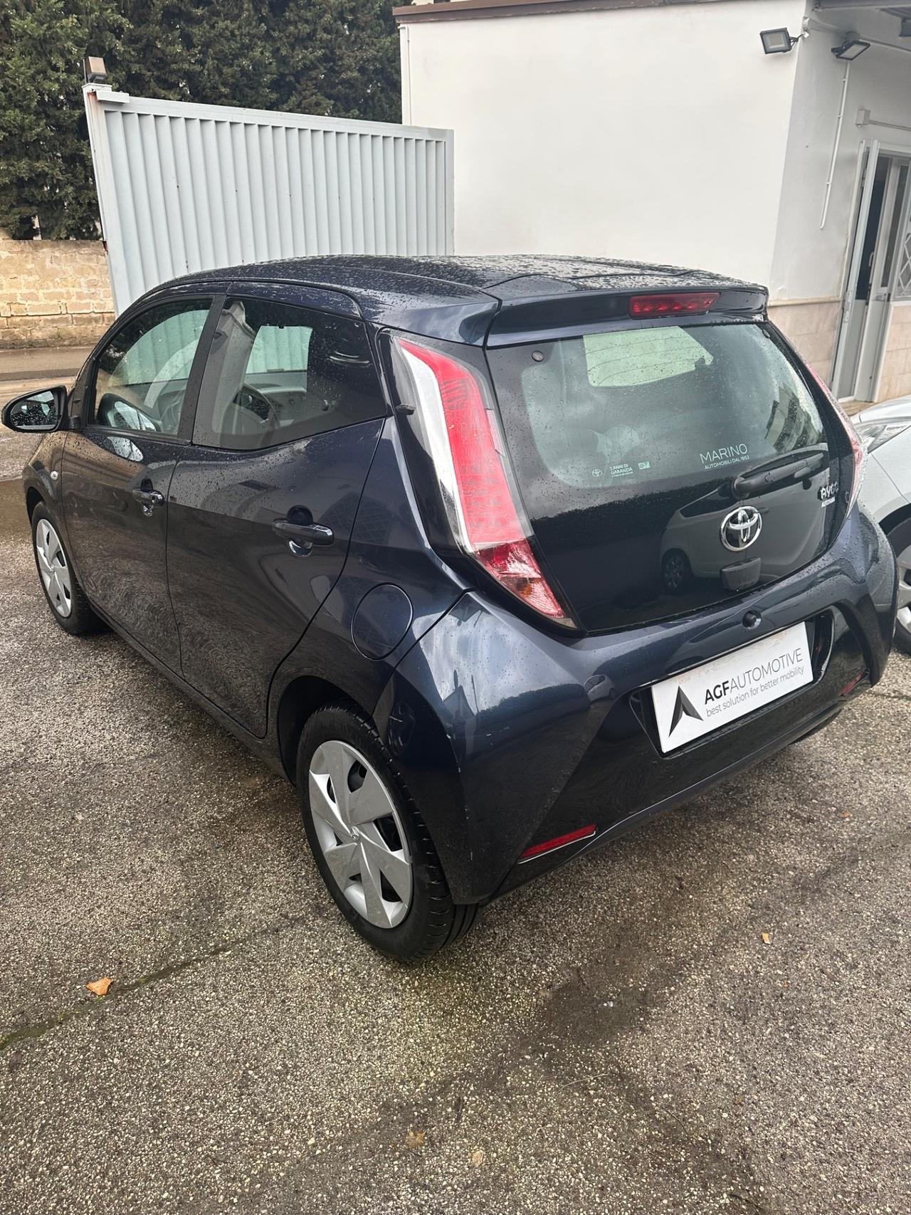 Toyota Aygo 1.0 VVT-i 69 CV 5 porte x-play