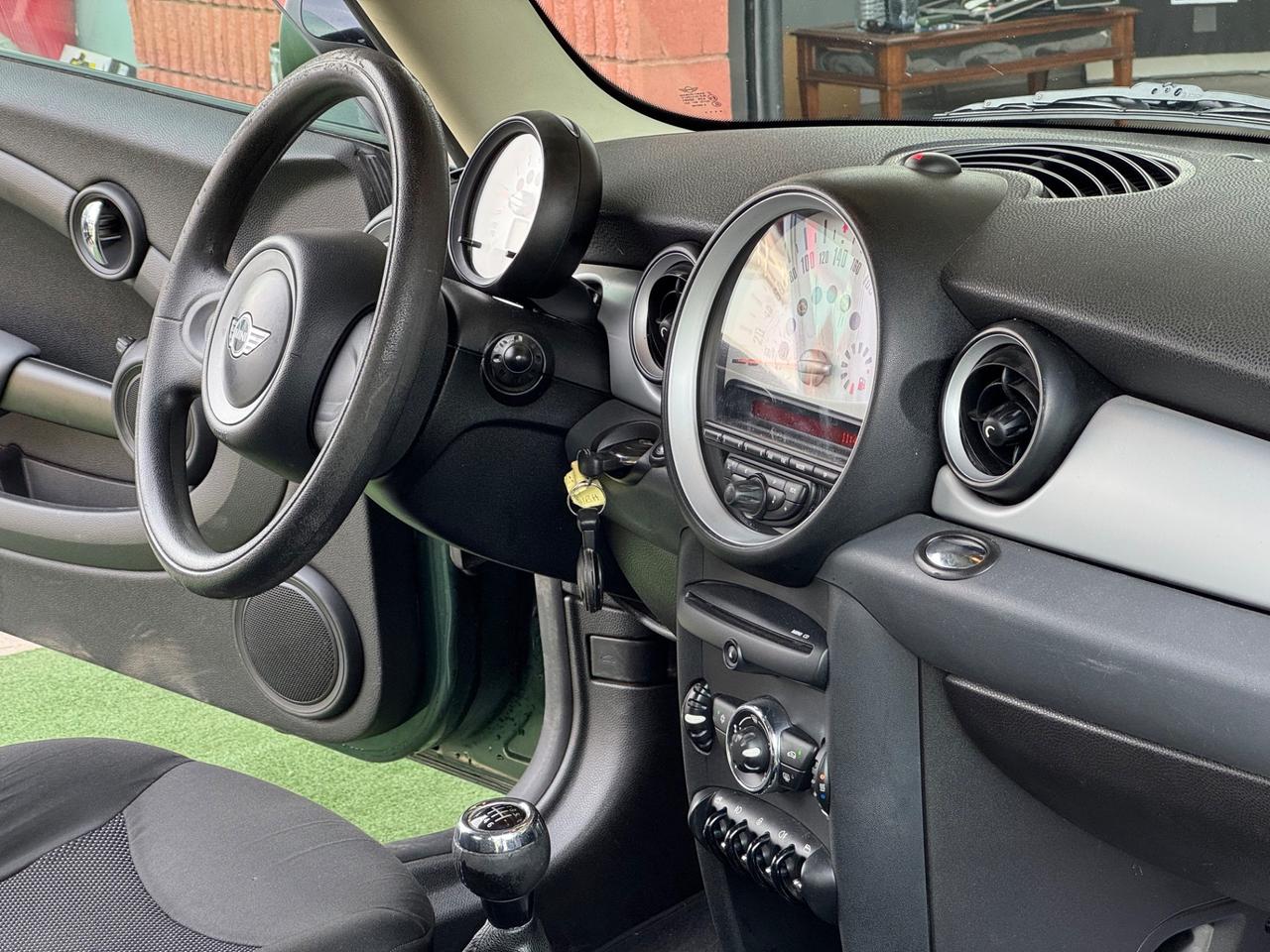 Mini 1.6 16V One (55kW)