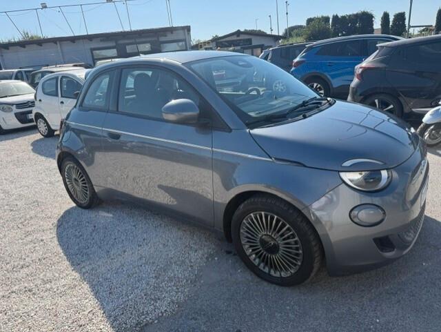 Fiat 500 500e Berlina 42 kWh Passion