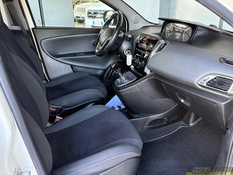Lancia Ypsilon Ypsilon 1.2 69 CV 5 porte Silver