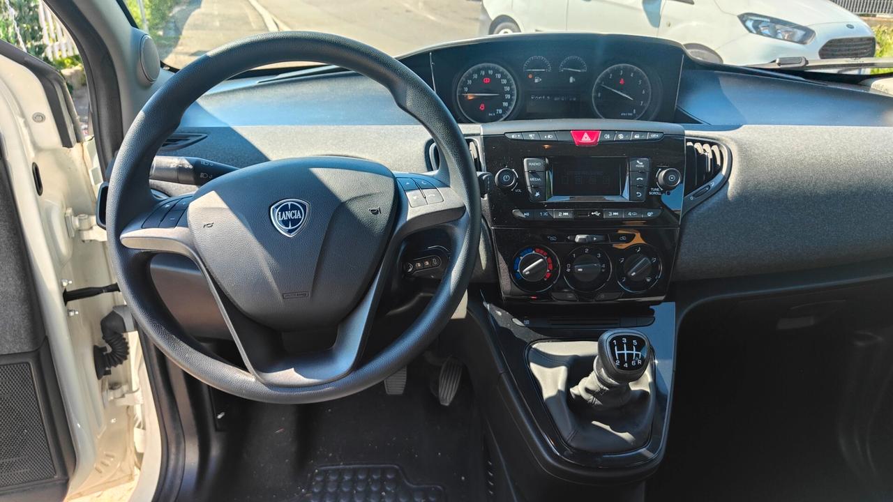 Lancia Ypsilon 1.0 FireFly 5 porte S&S Hybrid Ecochic Gold