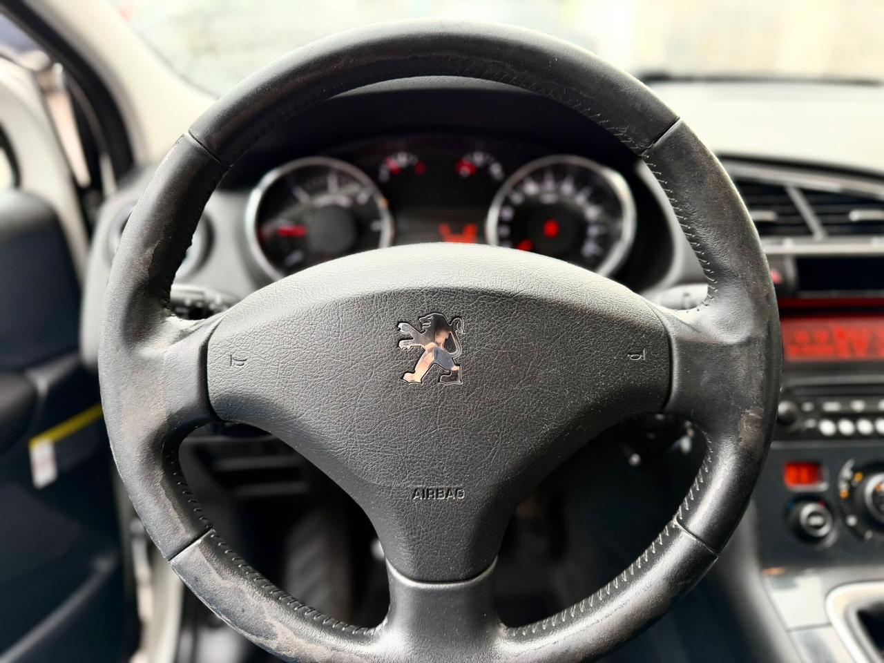 Peugeot 3008 1.6 HDi 110CV Tecno