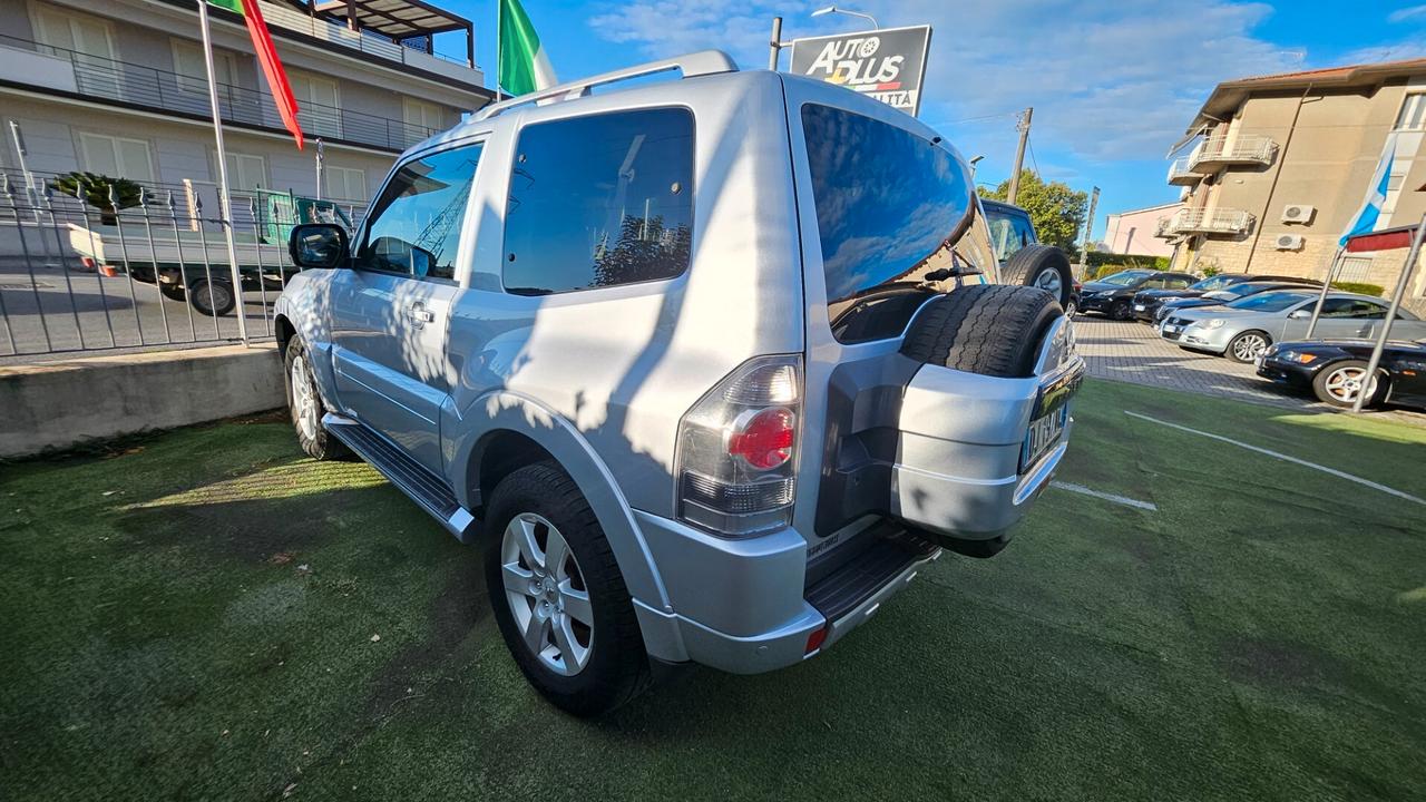 Mitsubishi Pajero 3.2 DI-D 16V 3p. Invite