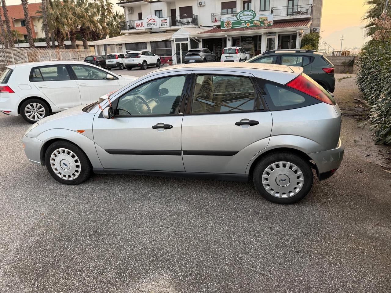 Ford Focus 1.8 TDDi cat 5p. Ghia