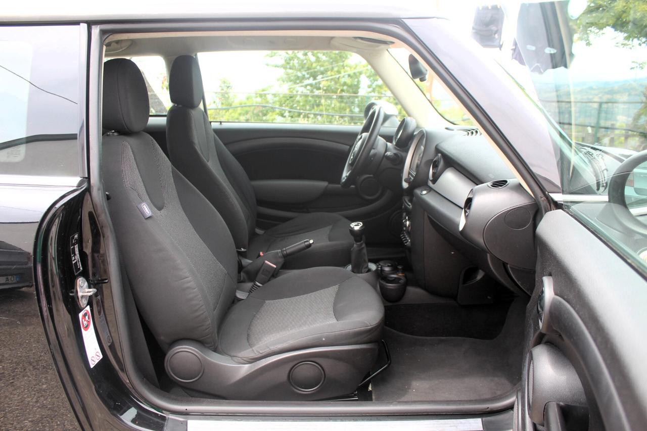 Mini Cooper D R56 1.6 90CV