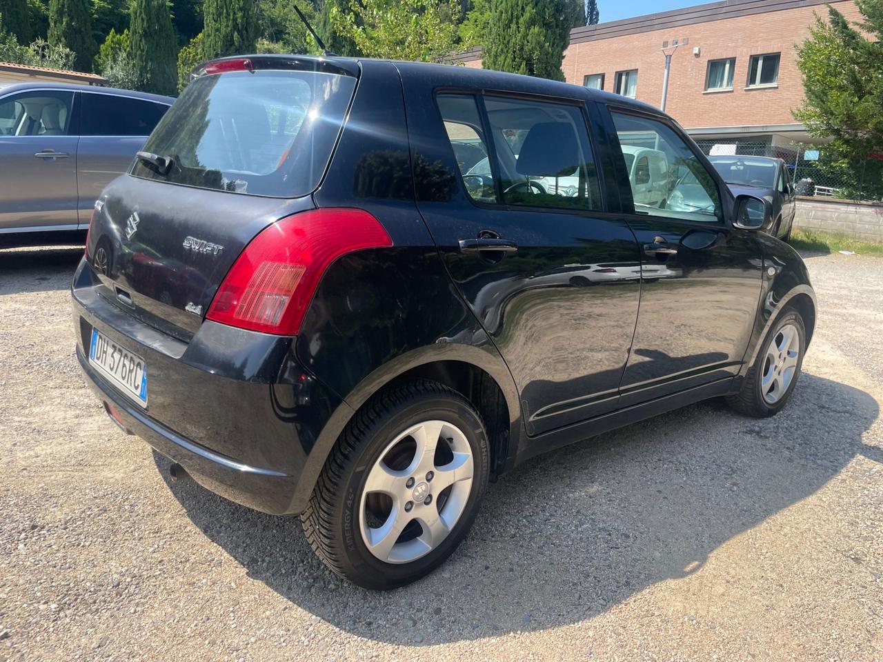 Suzuki Swift 1.3 4x4 5p. GL